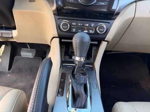 Used 2015 Acura ILX w/ Technology Package FWD image 15