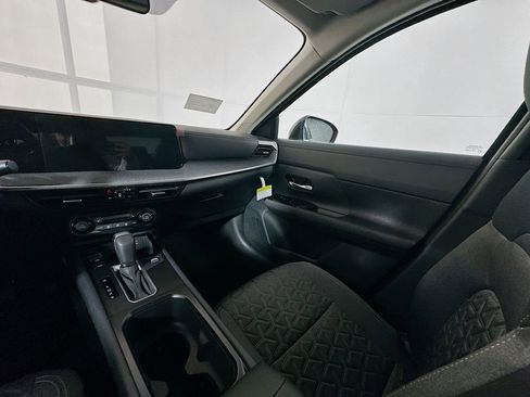New 2026 Nissan Kicks SV w/ SV Premium Package FWD image 19