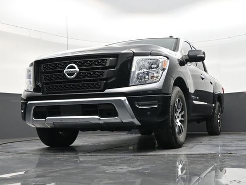 Used 2020 Nissan Titan SV w/ SV Convenience Package image 27