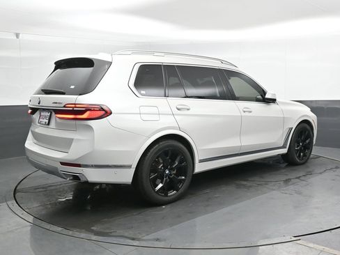 Used 2023 BMW X7 xDrive40i AWD/4WD image 3