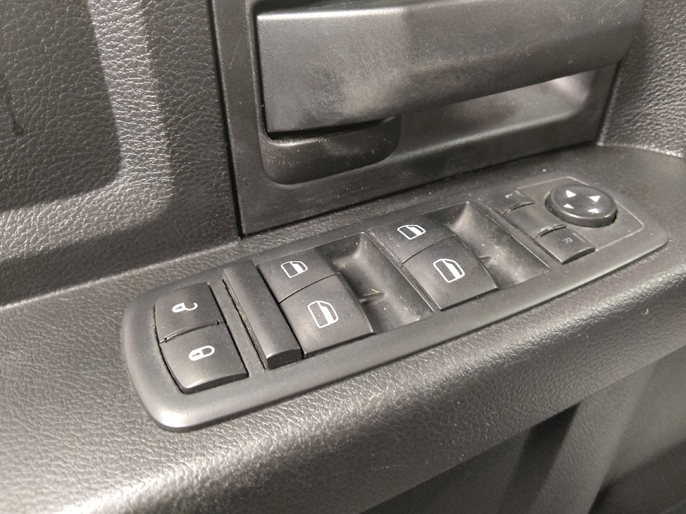 Used 2020 RAM 1500 Tradesman w/ Chrome Appearance Group RWD image 27