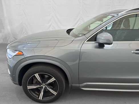 Used 2016 Volvo XC90 T6 Momentum AWD/4WD image 3