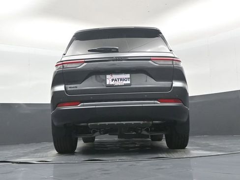 New 2026 Jeep Grand Cherokee Limited w/ Limited Altitude Package AWD/4WD image 42