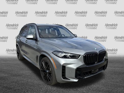 Certified 2024 BMW X5 xDrive40i w/ M Sport Package image 2