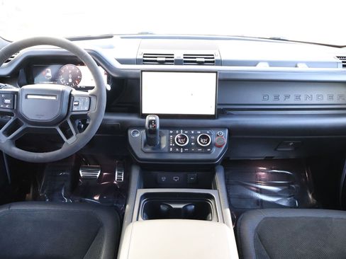Certified 2023 Land Rover Defender 110 V8 image 27