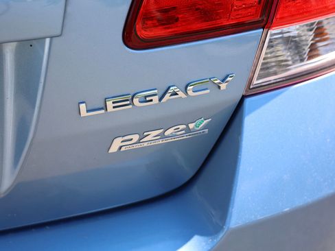 Used 2010 Subaru Legacy 2.5i Limited AWD/4WD image 10