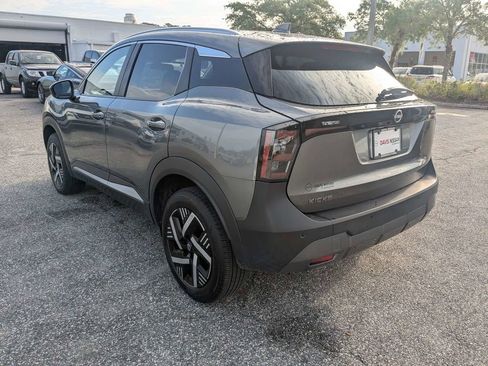 Used 2025 Nissan Kicks SV w/ SV Premium Package FWD image 6