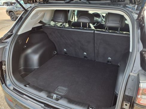 Used 2022 Jeep Compass Limited image 32