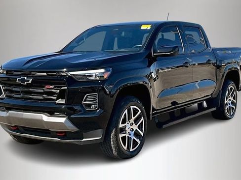 Used 2024 Chevrolet Colorado Z71 w/ Z71 Convenience Package 2 image 2