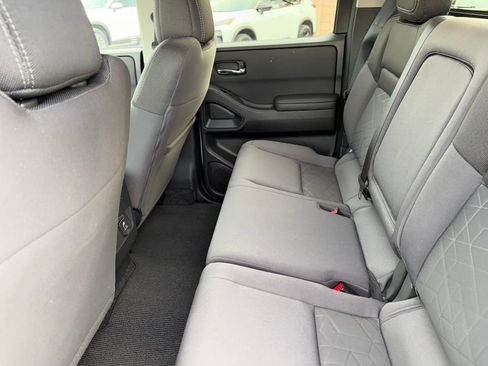 Used 2025 Nissan Frontier SV w/ SV Convenience Package image 23