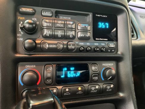 Used 1998 Chevrolet Corvette Coupe w/ Roof Pkg image 12