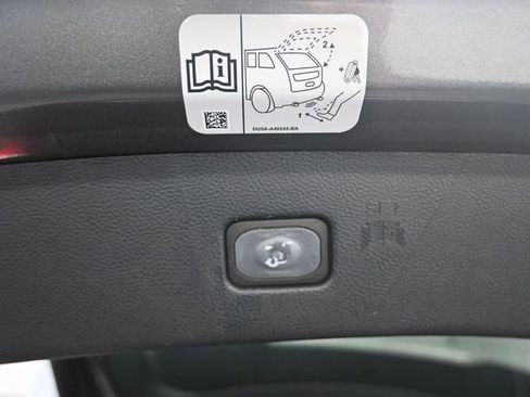 Used 2019 Ford Edge Titanium w/ Cold Weather Package image 20