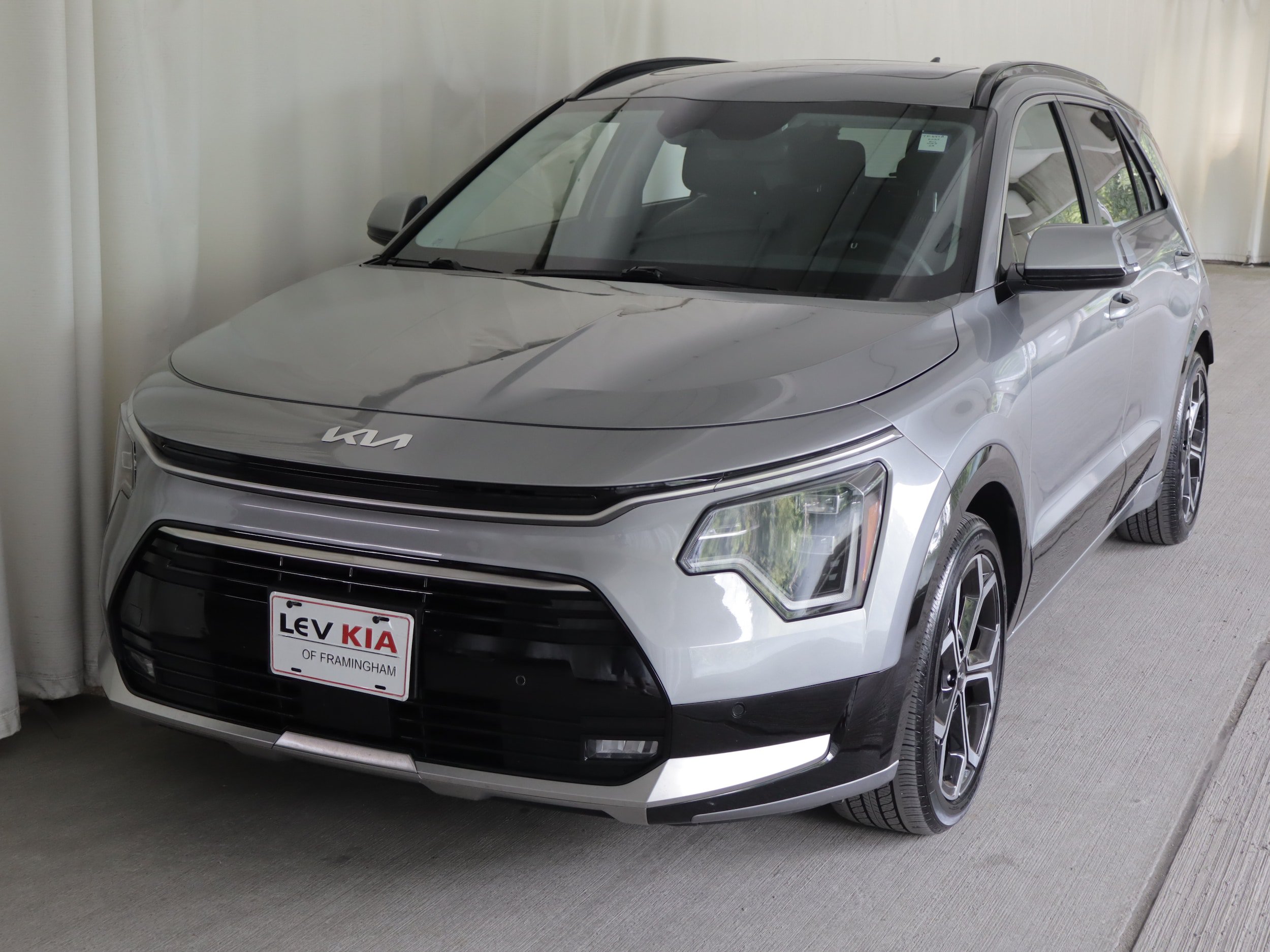 Used 2023 Kia Niro SX Touring FWD image 23