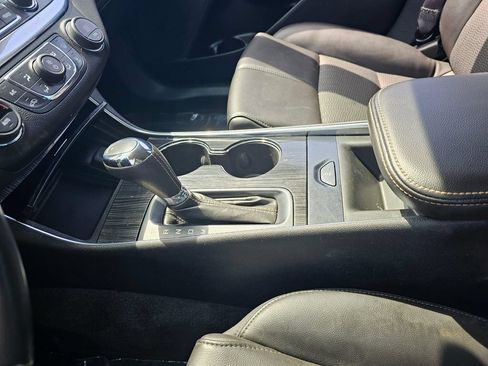 Used 2016 Chevrolet Impala LT w/ Convenience Package FWD image 27