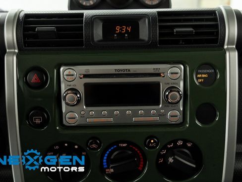 Used 2014 Toyota FJ Cruiser 4WD image 14