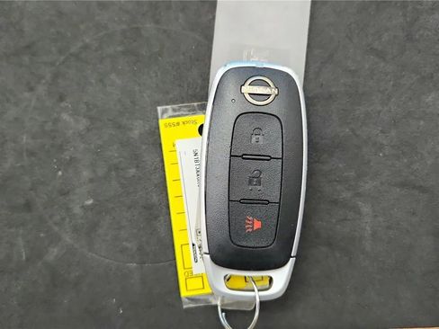 Used 2024 Nissan Rogue S FWD image 21