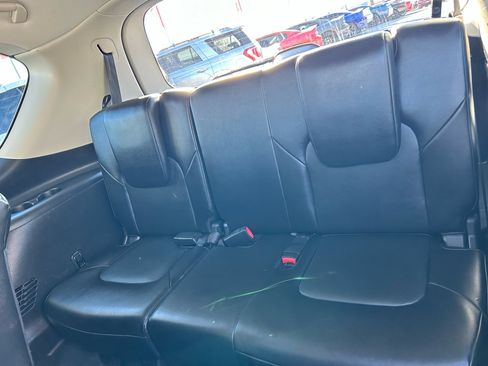 Used 2021 Nissan Armada SV image 17