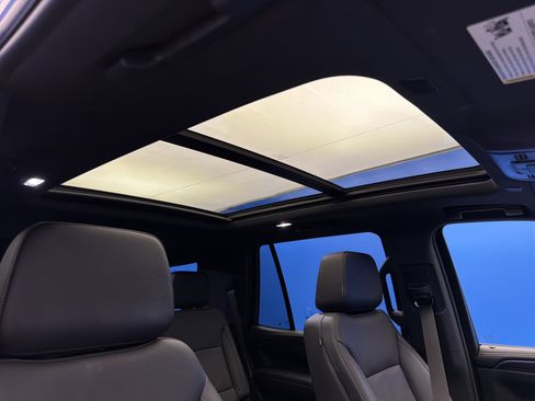 Used 2024 Chevrolet Tahoe Z71 w/ Luxury Package image 27