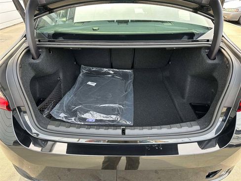 Certified 2025 BMW 330i xDrive Sedan w/ Convenience Package image 12