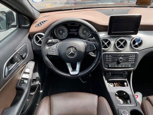 Used 2016 Mercedes-Benz GLA 250 image 3