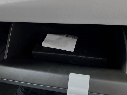 Used 2025 Toyota Corolla LE FWD image 30