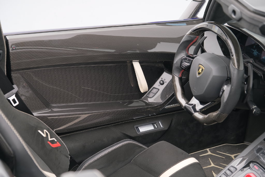 Used 2021 Lamborghini Aventador SVJ AWD/4WD image 38