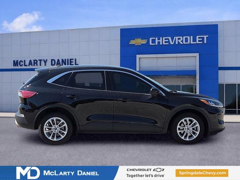Used 2021 Ford Escape SE FWD image 6