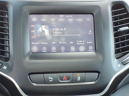Used 2021 Jeep Cherokee Latitude Plus w/ Sun & Sound Group AWD/4WD image 12