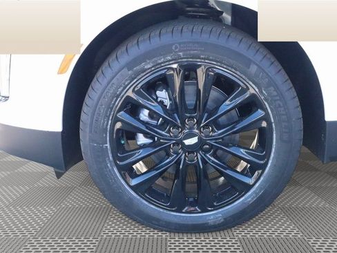 New 2026 Cadillac XT5 Luxury w/ LPO, ONYX Package image 19