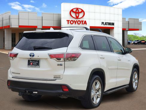 Used 2015 Toyota Highlander Limited Platinum AWD/4WD image 4