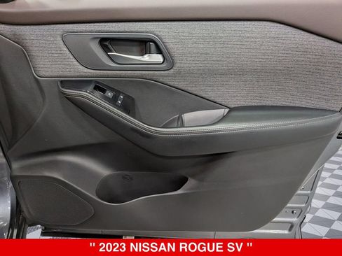 Used 2023 Nissan Rogue SV AWD/4WD image 32