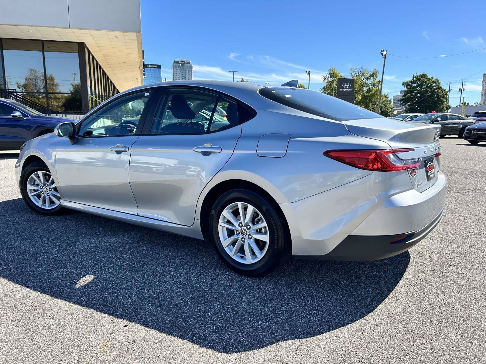 Used 2025 Toyota Camry LE FWD image 4