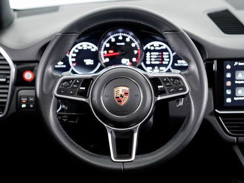 Used 2023 Porsche Cayenne image 13