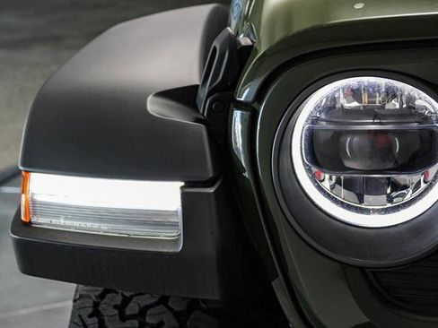 New 2023 Jeep Wrangler Unlimited Rubicon 4xe image 9