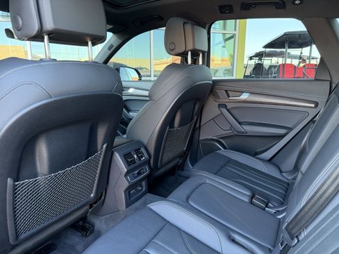 Used 2025 Audi Q5 e Premium Plus w/ Premium Plus Package image 36