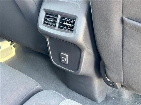 Certified 2024 Chevrolet Equinox LT FWD image 11