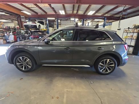 Used 2023 Audi Q5 2.0T Premium Plus w/ Premium Plus Package AWD/4WD image 2