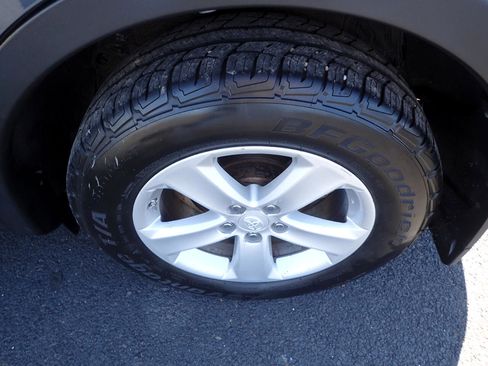 Used 2013 Toyota RAV4 XLE image 25