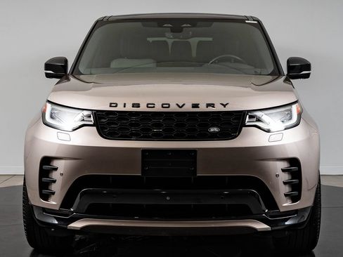 Used 2024 Land Rover Discovery Dynamic SE AWD/4WD image 2
