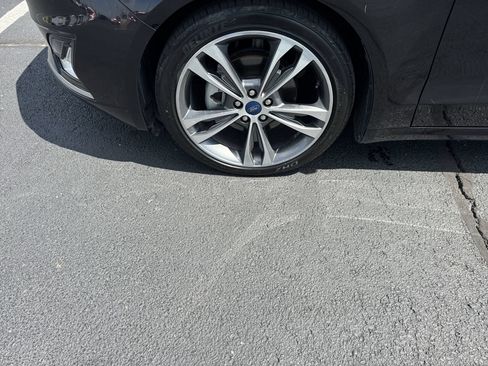 Used 2020 Ford Fusion Titanium AWD/4WD image 10