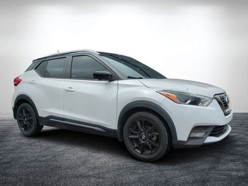 Used 2020 Nissan Kicks SR FWD image 1