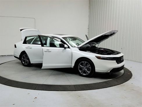 Used 2024 Honda Accord EX image 9