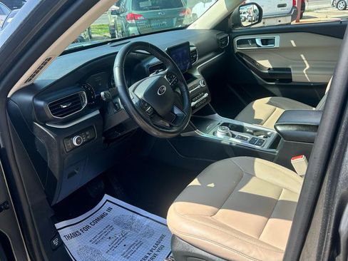 Used 2020 Ford Explorer XLT w/ Equipment Group 202A image 5