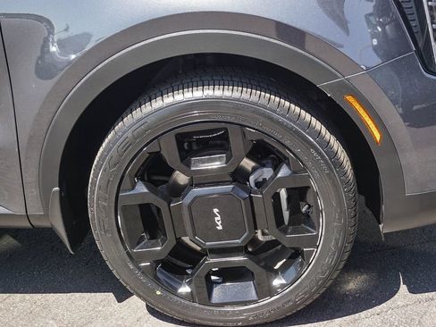 Certified 2024 Kia Sorento X-Line EX AWD/4WD image 10