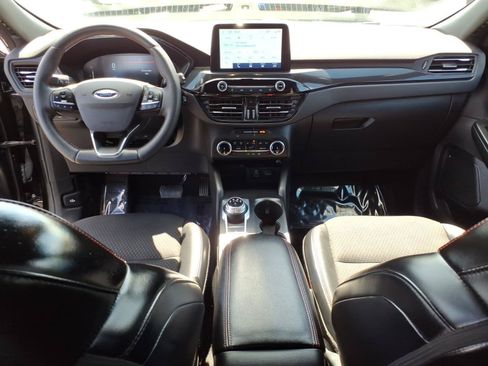 Used 2025 Ford Escape ST-Line Select AWD/4WD image 12