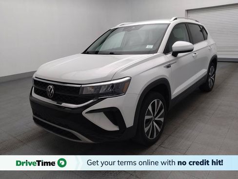Used 2023 Volkswagen Taos SE FWD image 1