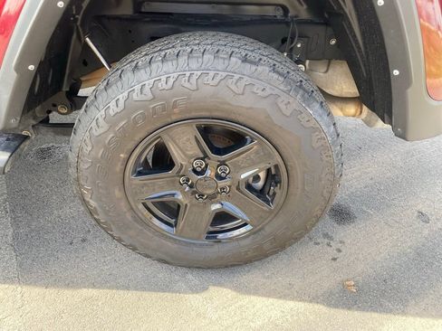 Used 2021 Jeep Gladiator Sport AWD/4WD image 29