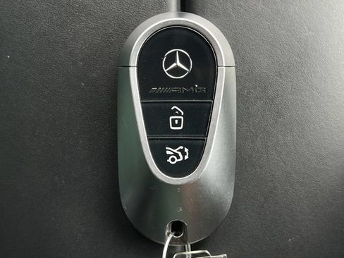 Used 2022 Mercedes-Benz SL 63 AMG 4MATIC image 26