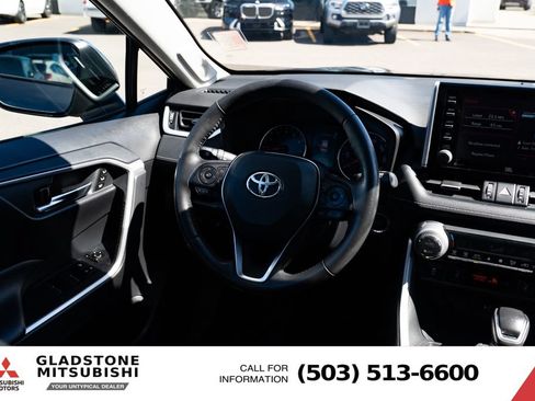 Used 2019 Toyota RAV4 XLE Premium w/ Cold Weather Package AWD/4WD image 10