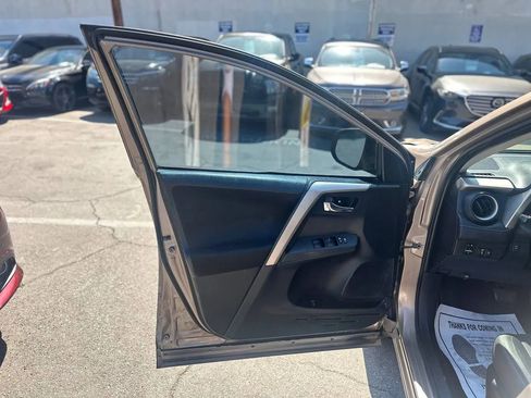 Used 2014 Toyota RAV4 XLE image 24